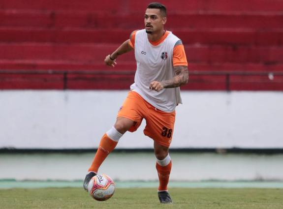 Volante deixa clube da Série C e acerta transferência para o mundo árabe