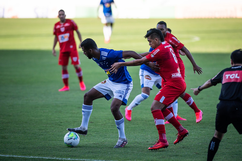 Cruzeiro cita ‘antijogo’ do CRB, revela corte de luz e avisa: “Fomos trancados!”