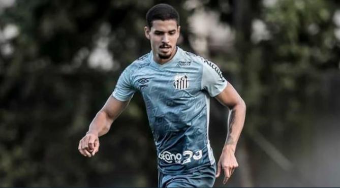 Lucas Veríssimo destaca semana de ‘folga’ antes do duelo com o Flamengo