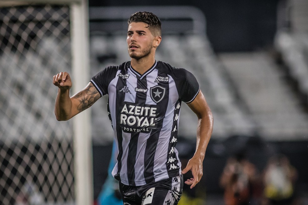 Inter fica próximo de ex-CSKA, despista sobre Pato e faz consulta por botafoguense