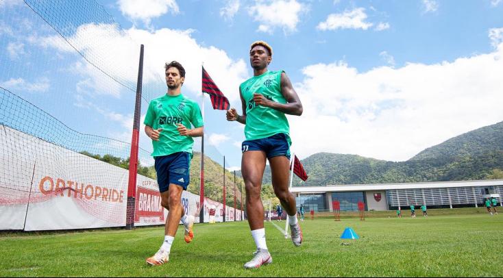 Rodrigo Caio e Gabriel treinam e têm chances de reforçar Flamengo contra o Santos