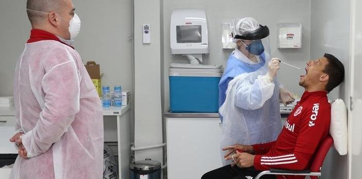 Internacional anuncia dois casos positivos de covid-19 em seu elenco