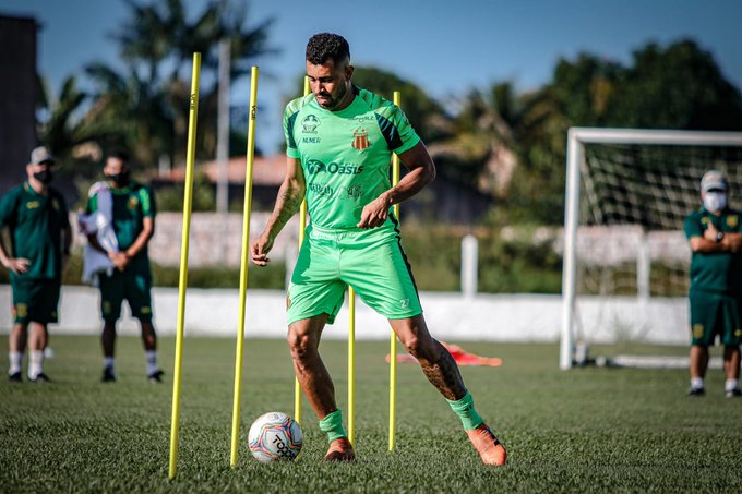 Com 14 atletas com covid-19, Sampaio não pede adiamento do jogo contra Ponte Preta