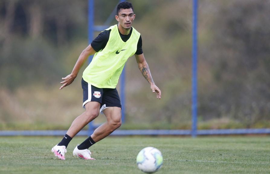 Seixas? Red Bull Bragantino oficializa contratação de ex-volante do Vasco