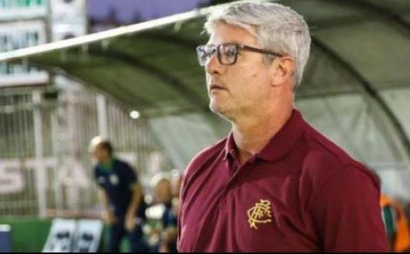 Odair Hellmann: indo bem no Flu