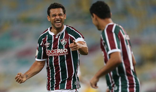 Fred comemora gol no clássico pelo Fluminense