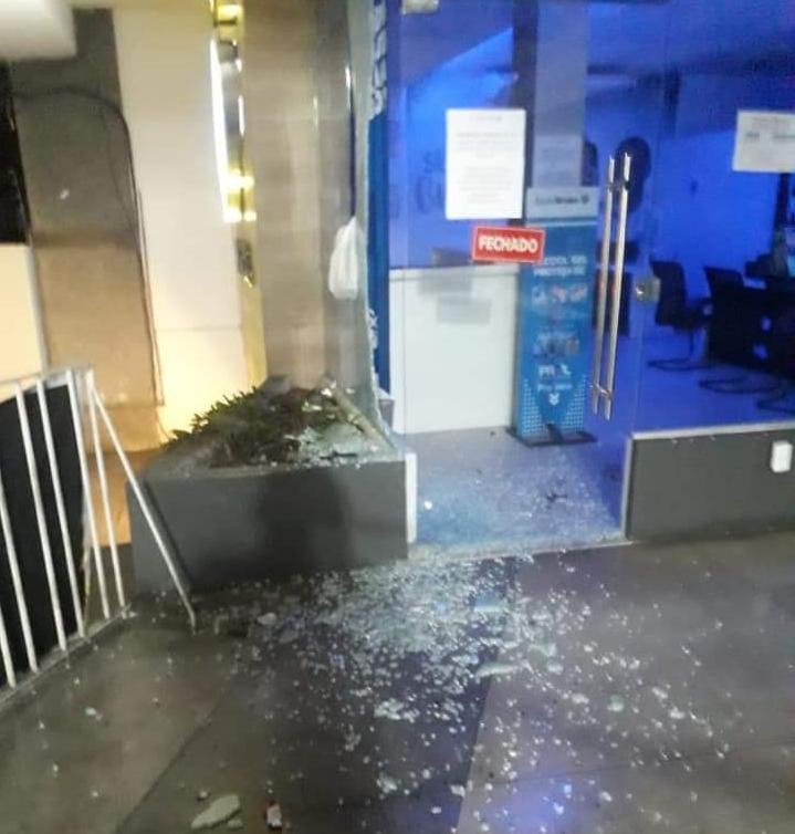 Série C: Sede social do Paysandu é apedrejada após derrota para o Manaus