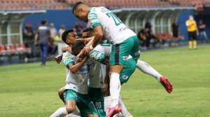 Manaus 2 x 1 Paysandu - Águia bica Lobo e vence a primeira na Série C
