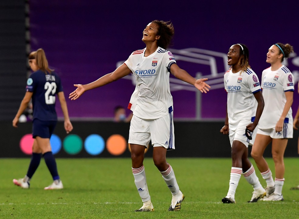 Liga dos Campeões Feminina: Lyon e Wolfsburg decidem título neste domingo