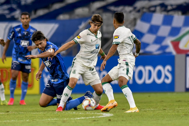 Principal patrocinador do Cruzeiro critica jogadores e pede demissão de técnico: “Hoje”
