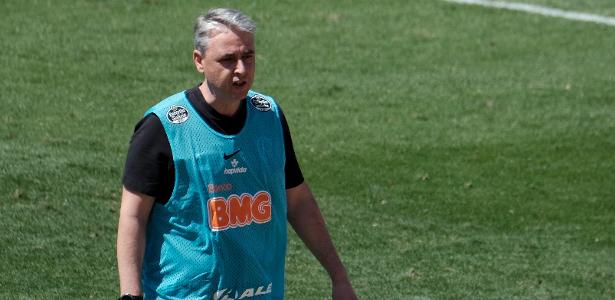 Tiago Nunes vê ‘bom futebol’ do Corinthians, mas se preocupa com baixa pontuação