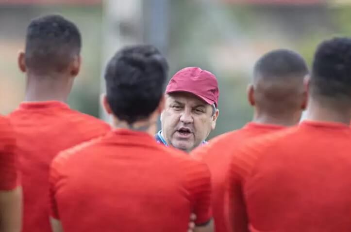 Gilson Kleina conseguiu sua primeira vitória no comando do Náutico