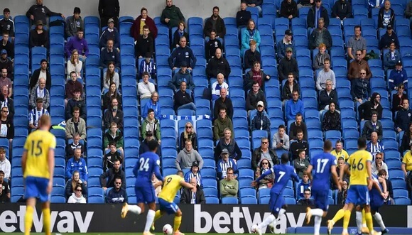 Países europeus permitem abertura de arenas para torcedores e já avaliam expansão