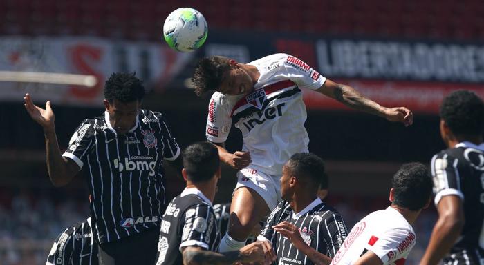 São Paulo questiona e exibe vídeo com suposto soco de Jô em Diego no clássico