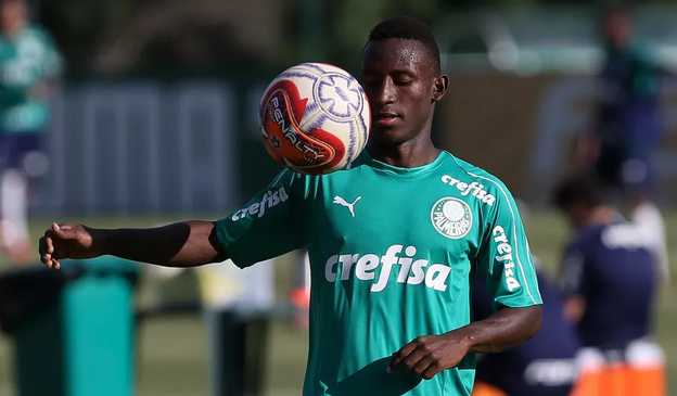 Palmeiras negocia novo empréstimo de Angulo para time da Série B