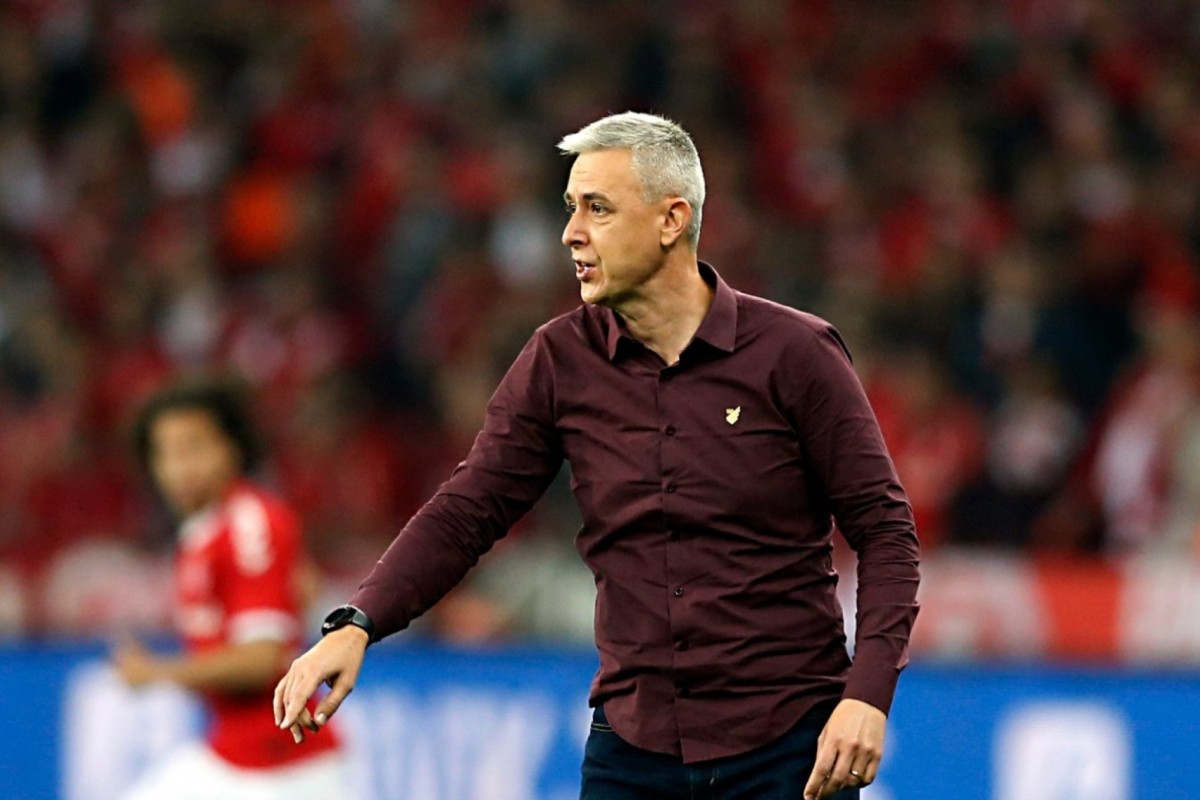 Tiago Nunes é pressionado e ex-Palmeiras começa a ganhar força no Corinthians