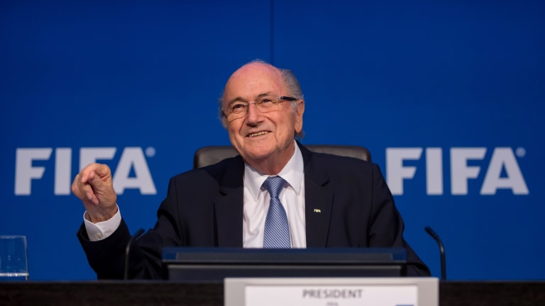 Blatter é interrogado na Suíça por pagamento de quase R$ 11 mi a Michel Platini