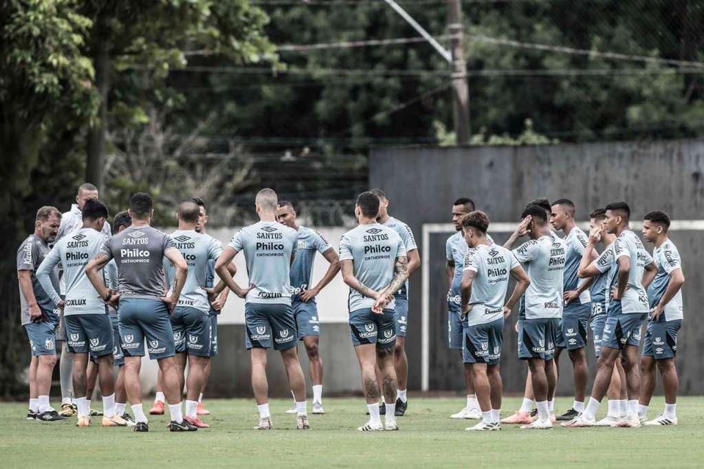 Sem fazer faltas no Brasileirão, Luan Peres valoriza bons números pelo Santos