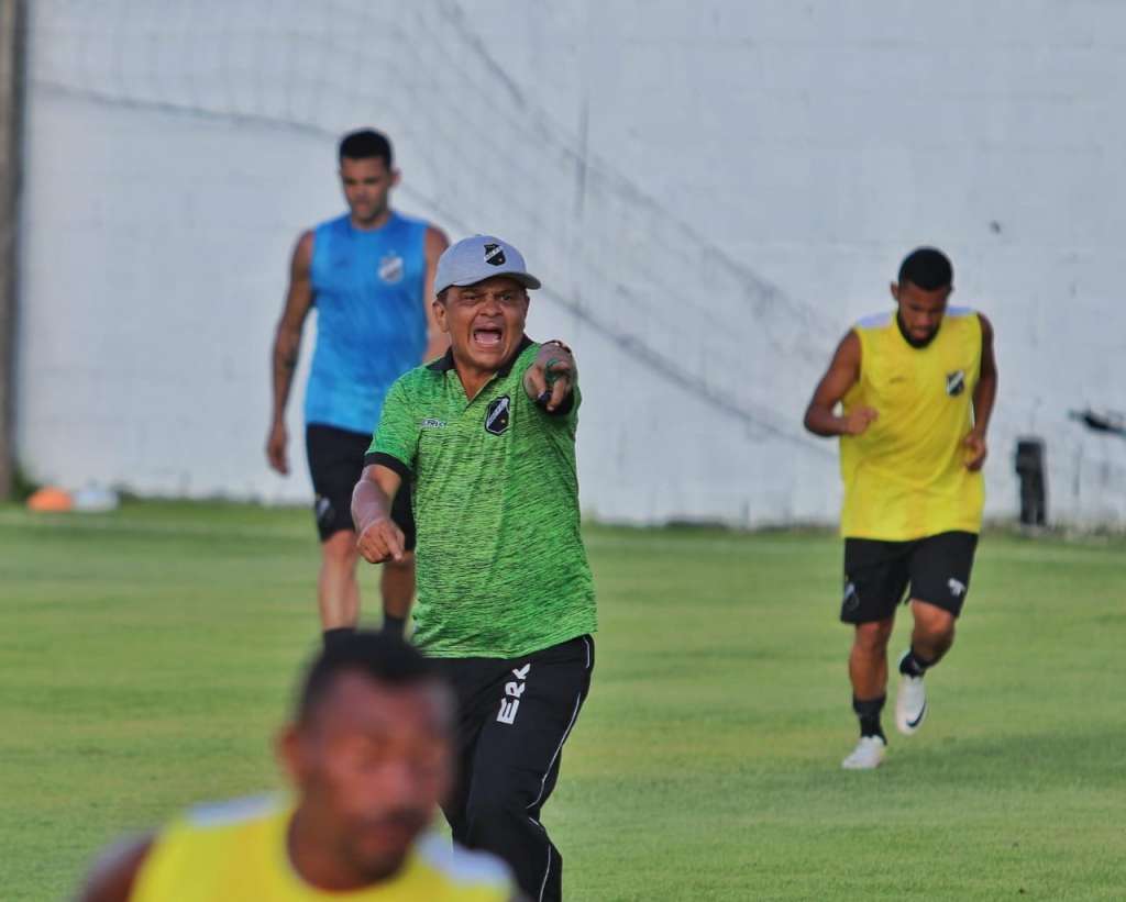 Com 15 jogos de invencibilidade, Diá está a um empate de levar o ABC ao título Potiguar