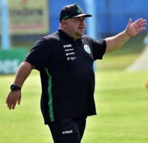 Série C: Ex-treinador de Grêmio e Goiás acerta com o Tombense