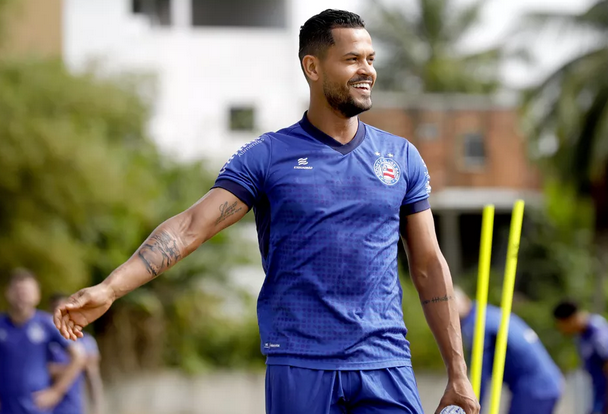 Pressionado, Roger Machado tem problemas para escalar meio-campo do Bahia