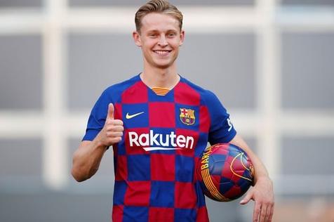 Meia fala em “caos” no Barcelona e “baque” se Messi sair