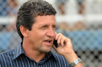 Ex-volante de Ponte Preta e Flamengo assume time da Divisão de Acesso Goiana