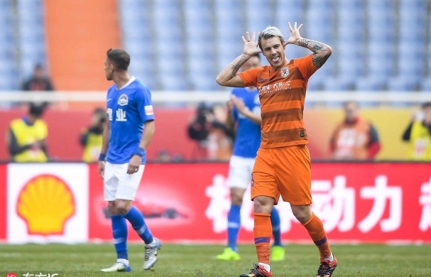 Cotado no futebol brasileiro, Roger Guedes aciona Fifa e pode rescindir com time chinês