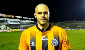 À procura de goleiro, time da Série D tenta contratar Deola, ex-Palmeiras