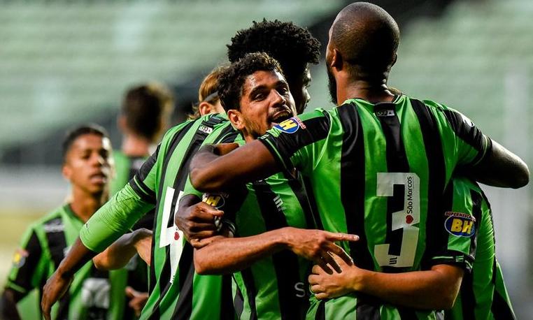 Coelho venceu mais uma e fica no G4 pela Série B