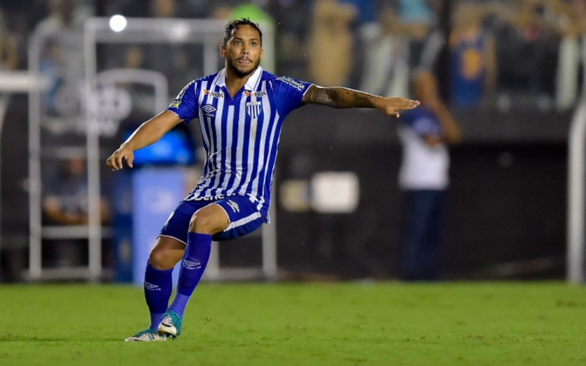 Negociações com dupla do Avaí não avançam e Santa Cruz segue buscando lateral e ponta