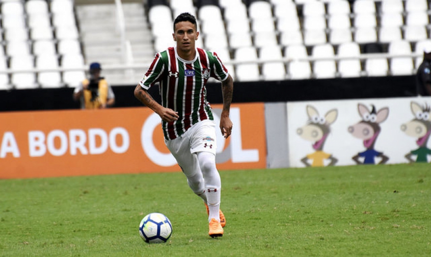 Meia vê Fluminense guerreiro após empate com um a menos