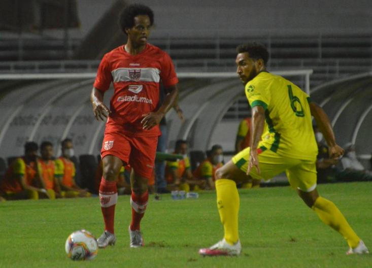 Magno Cruz fez jogada do segundo gol do CRB. Foto: Gustavo Henrique - CRB