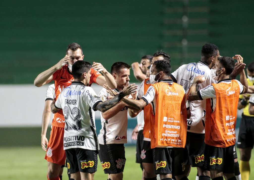 Tiago Nunes diz que vitória sobre Goiás resgata a autoestima do Corinthians