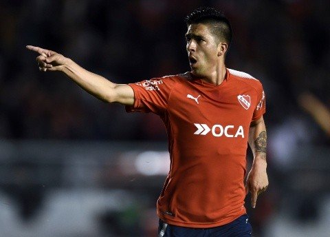 Internacional surpreende e anuncia atacante rodado no futebol argentino