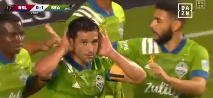 Lembra dele? Ex-Corinthians, Lodeiro deixa sua marca na MLS. VEJA O GOL!