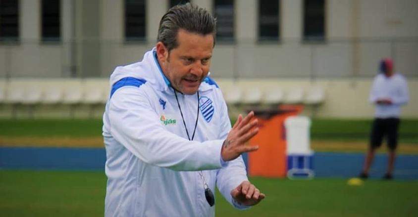 Do aeroporto para o CT! Clube da Série B treina logo após desembarcar