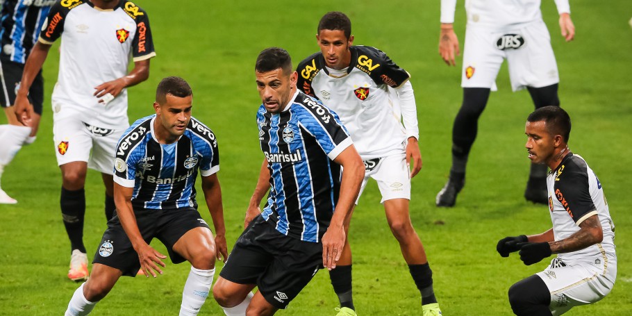 BRASILEIRÃO: Atlético-MG vence duelo direto e cola na ponta; Sport surpreende Grêmio