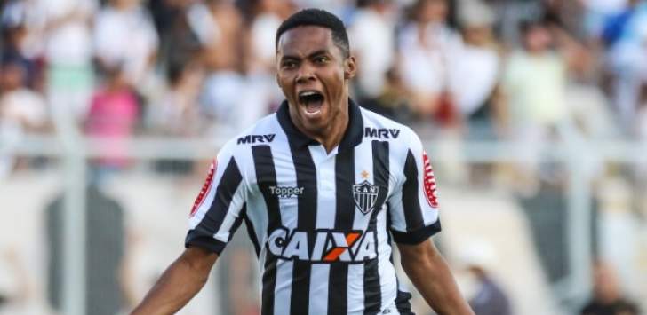 Time da Série A acerta tempo de contrato e salário com Elias,ex-Corinthians