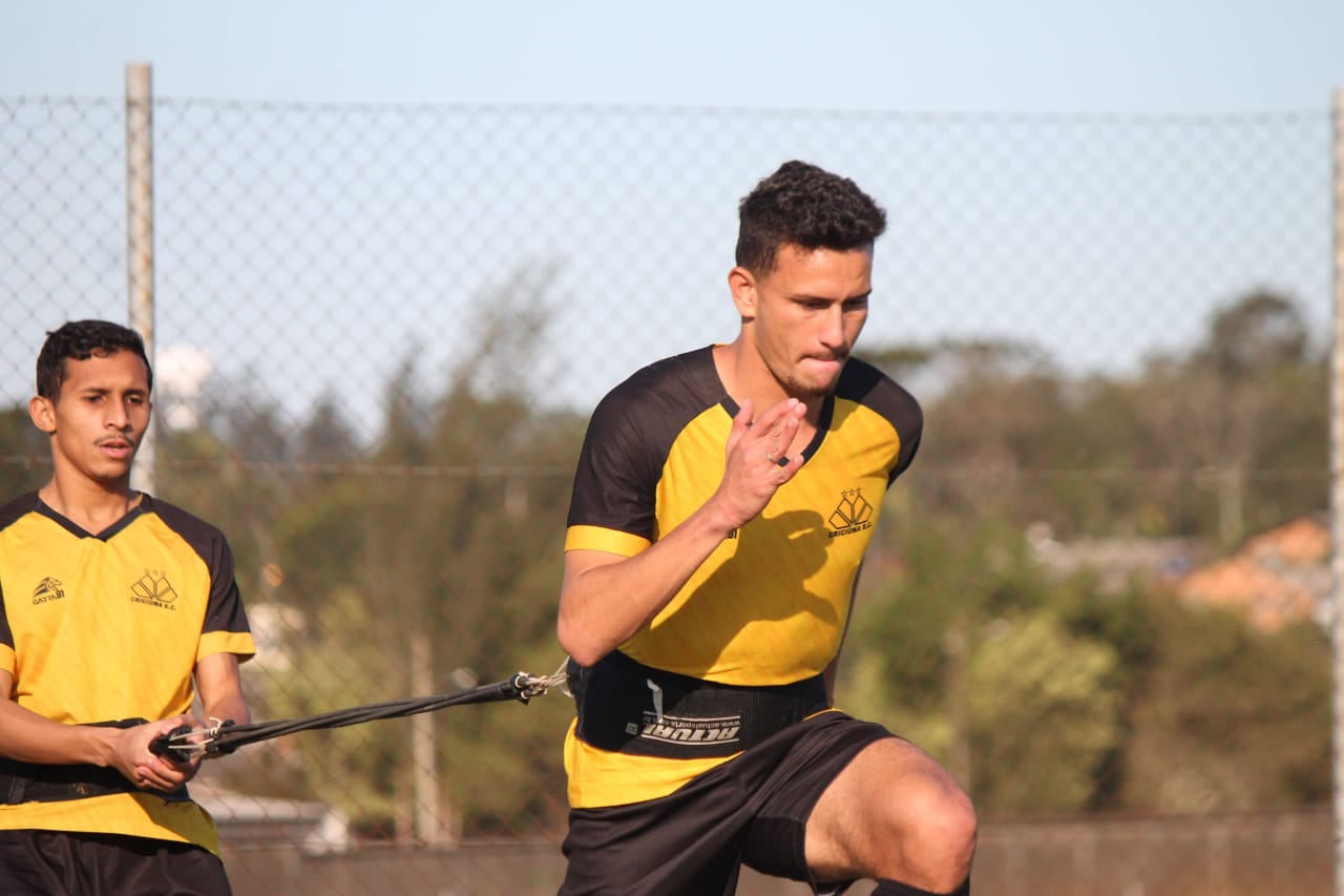 Série C: Criciúma confirma saída de atacante, mas deve ter força máxima