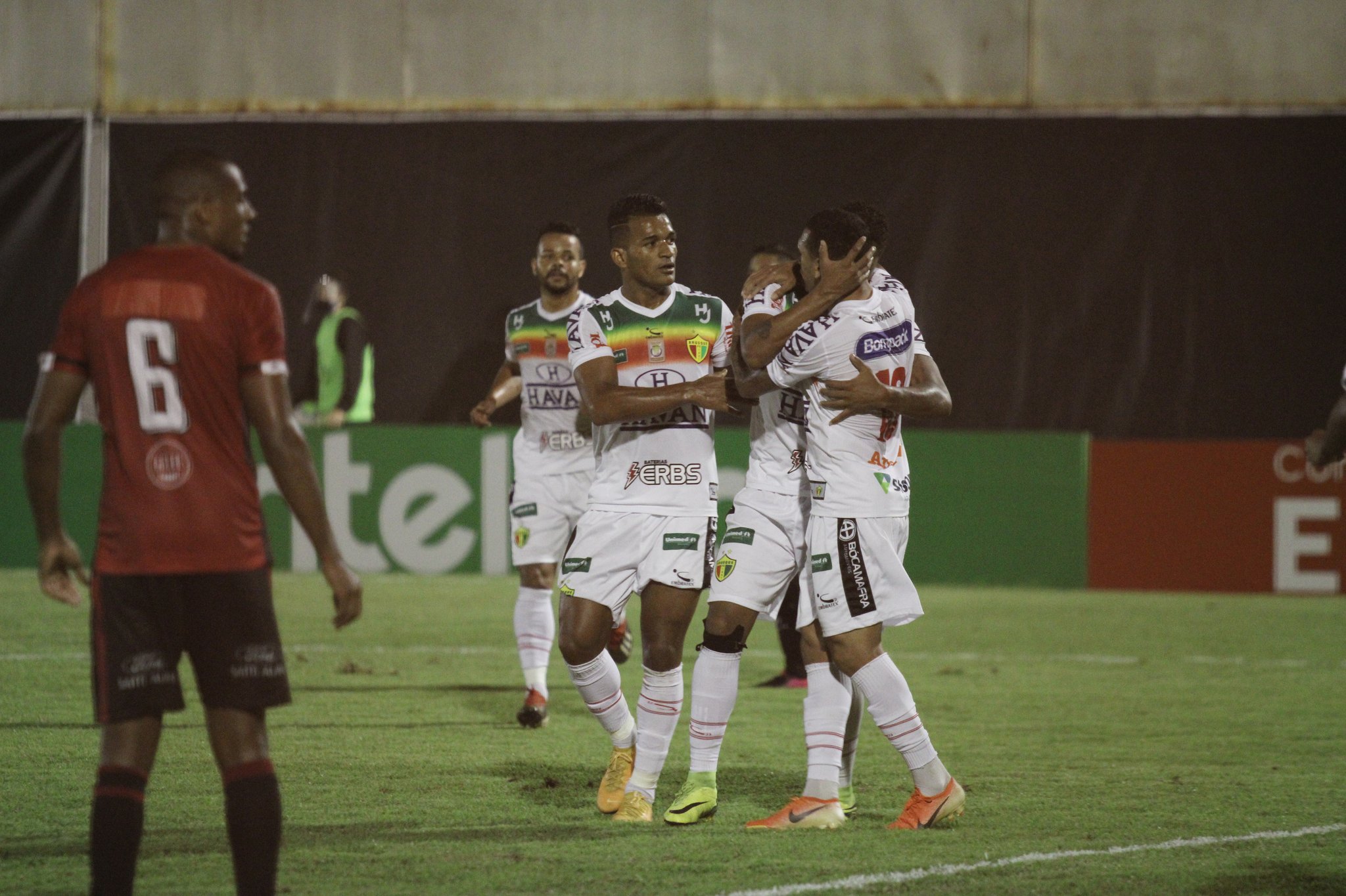 Boa Esporte-MG x Brusque-SC – Coruja e Quadricolor fazem duelo dos opostos no Grupo B