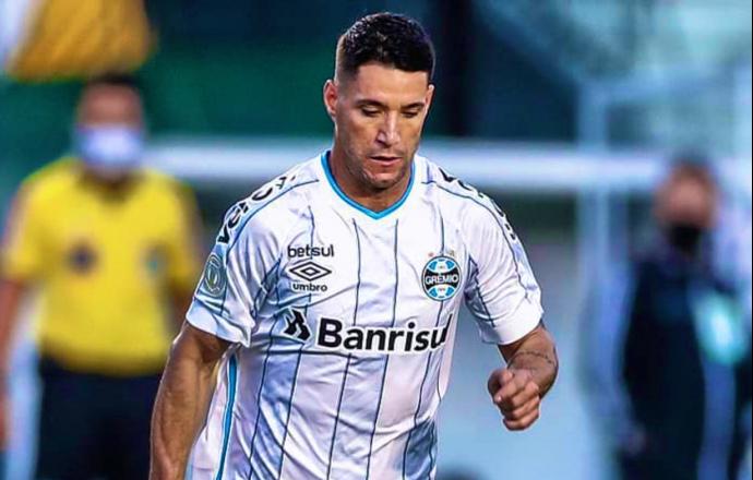 Thiago Neves bate o pé e nega rescisão: “Me considero atleta do Grêmio”