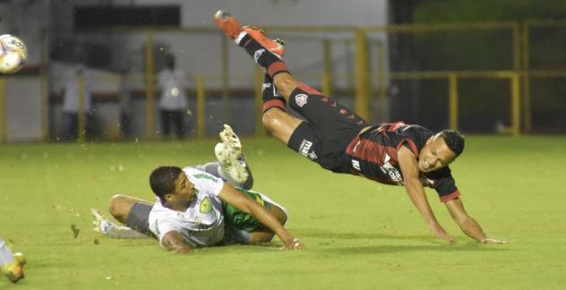 Vitória e Cuiabá fizeram jogo muito movimentado e pegado