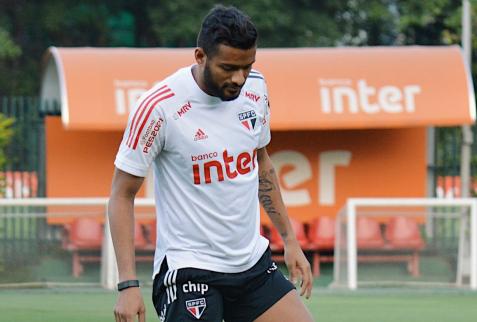 Após polêmica com VAR, São Paulo enfrenta o Fluminense de olho no líder