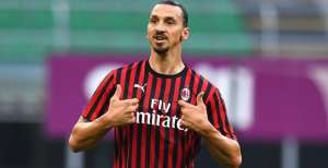 Ibrahimovic corneta técnico da Suécia: 