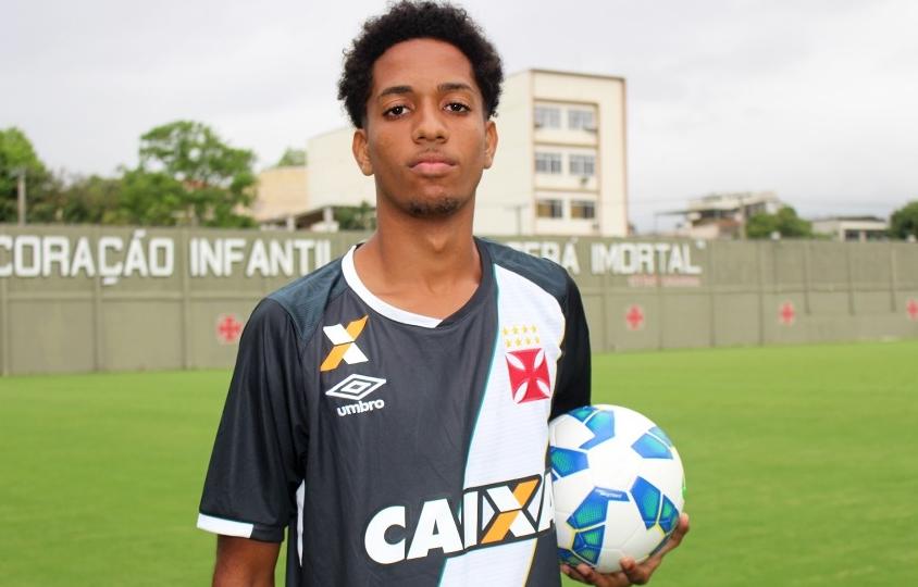 Miranda elogia Vasco contra Athletico-PR: “Tem que valorizar a vitória”