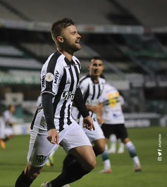 É gol do Galo! Gol de Sasha! (Foto: Divulgação)