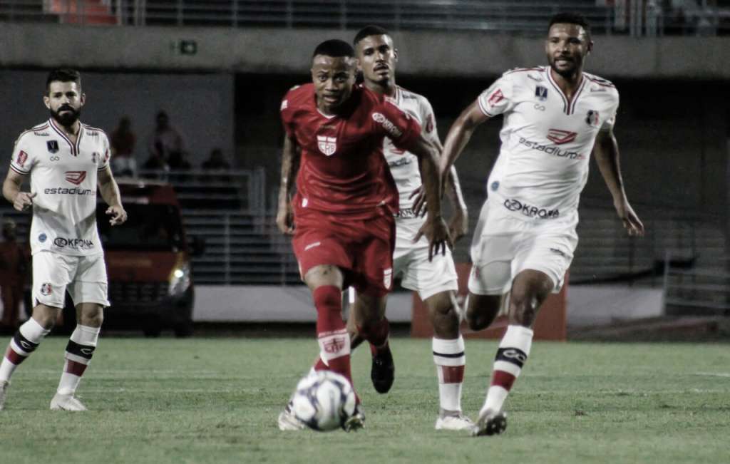 Erik só vai voltar aos gramados no ano que vem