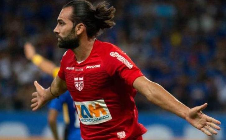 Ele sabe fazer gols. (Foto: Divulgação)