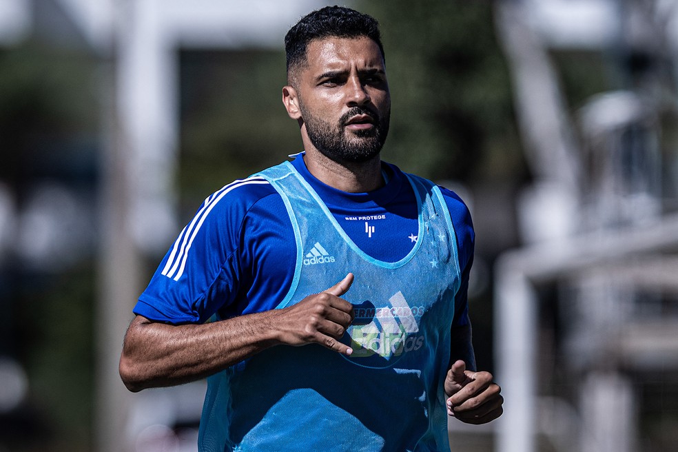 Série B: Fora dos planos de Enderson, quatro jogadores são afastados pelo Cruzeiro